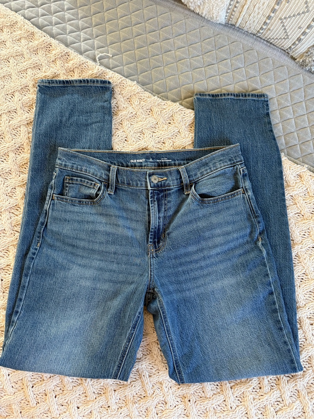 Old Navy Size 4 Tall Mid-Rise Wow Boyfriend Jeans